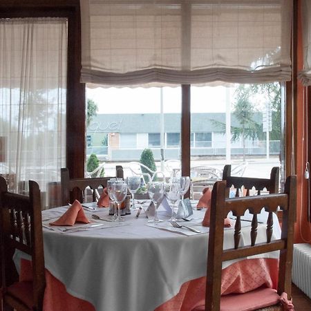 Hostal Montserrat Tona Kültér fotó