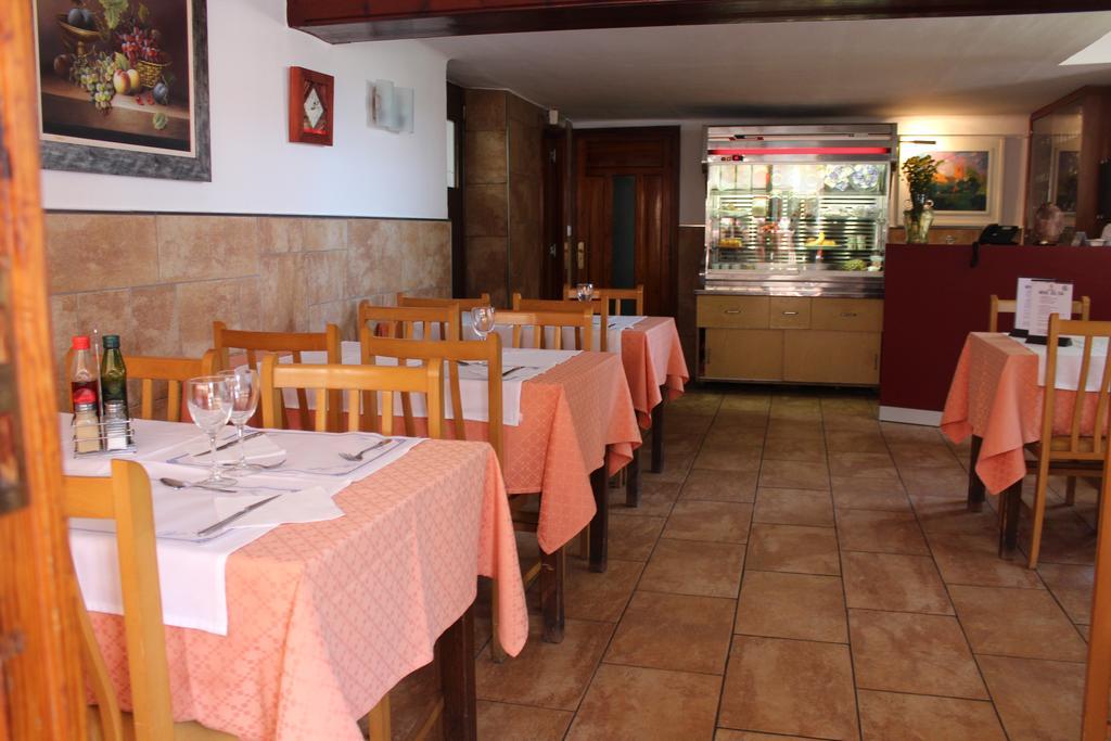 Hostal Montserrat Tona Kültér fotó