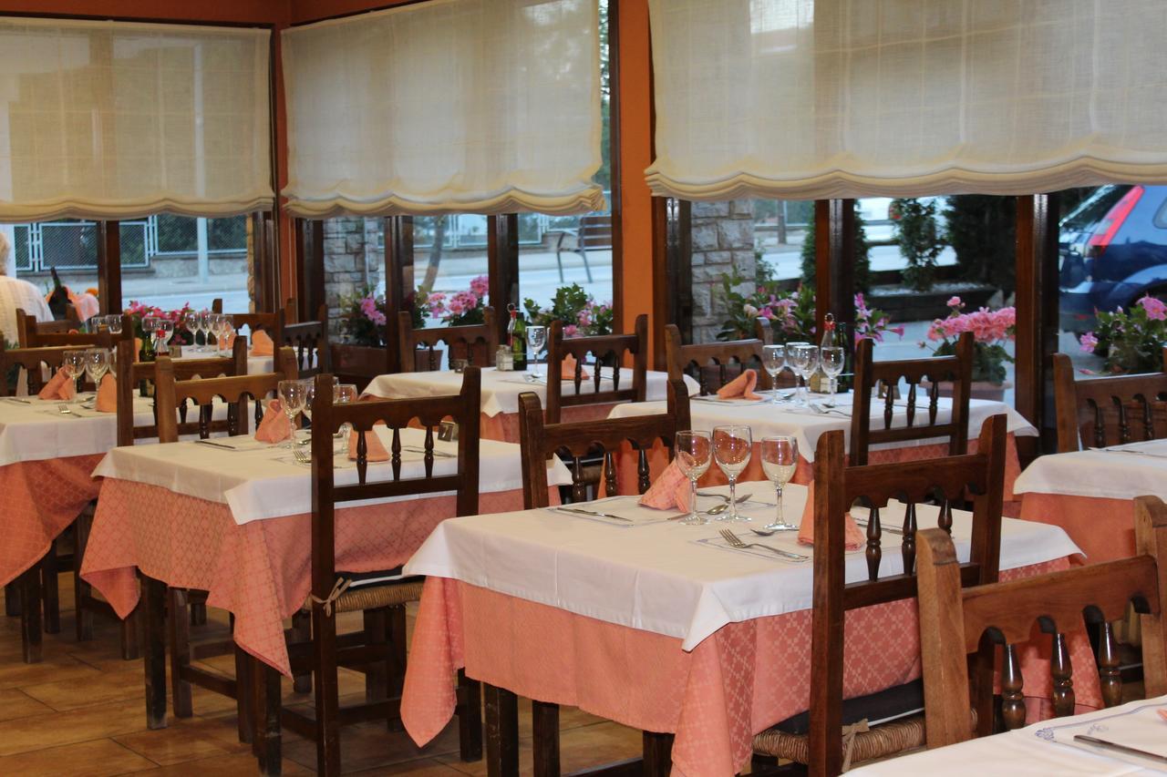 Hostal Montserrat Tona Kültér fotó